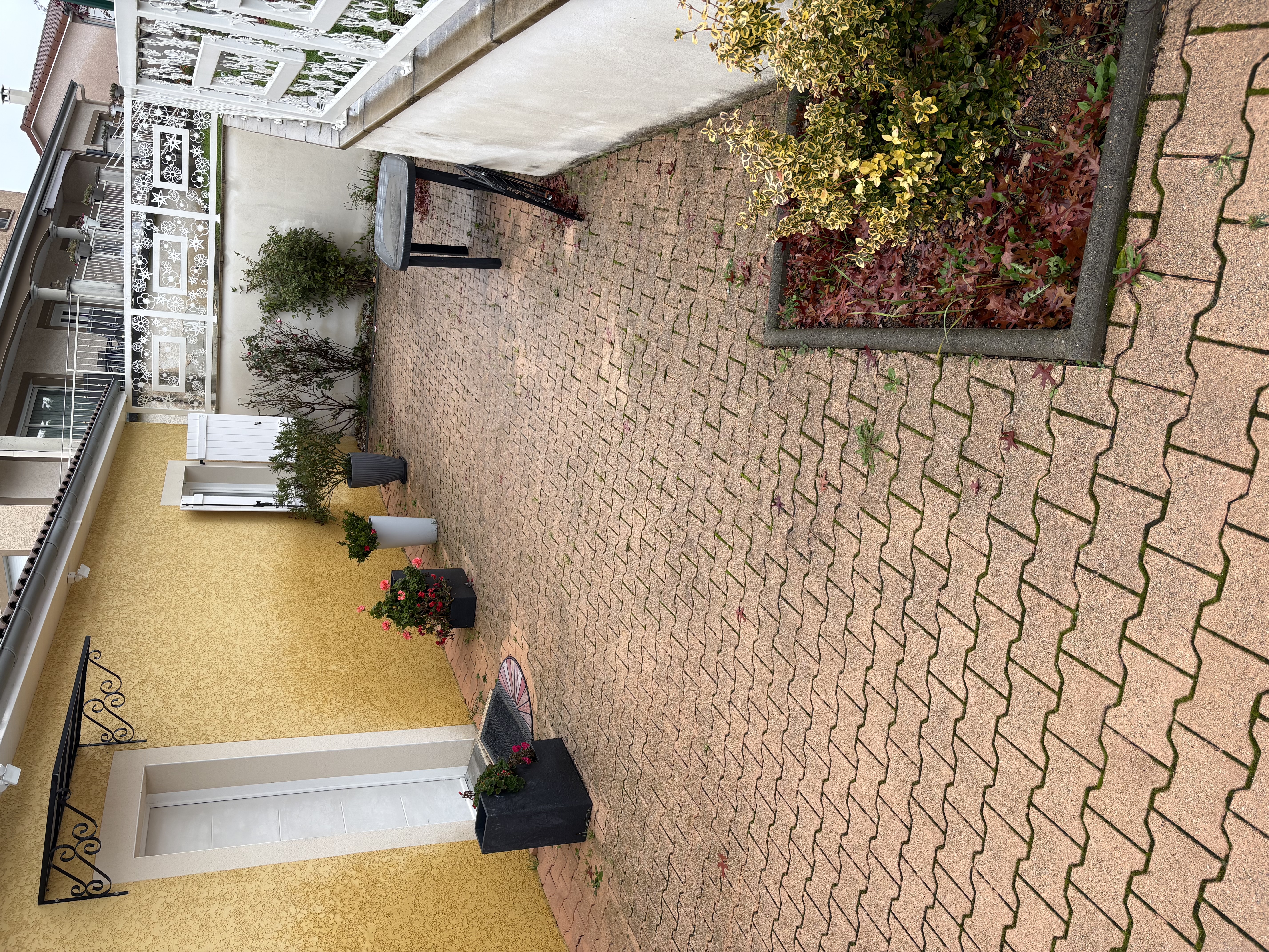 Avant — Exemple — Nettoyage Terrasse 